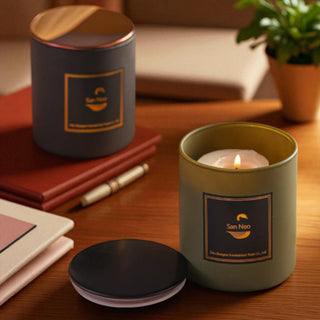 Bicchiere in Vetro Colorato Smerigliato con Tappo Abbinato – Eleganza e Stile per le Tue Candele