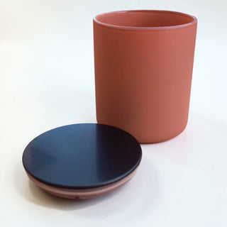 Bicchiere in Vetro Colorato Smerigliato con Tappo Abbinato – Eleganza e Stile per le Tue Candele - Bottega delle creazioni