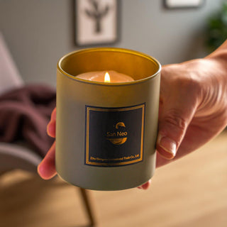 Bicchiere in Vetro Colorato Smerigliato con Tappo Abbinato – Eleganza e Stile per le Tue Candele